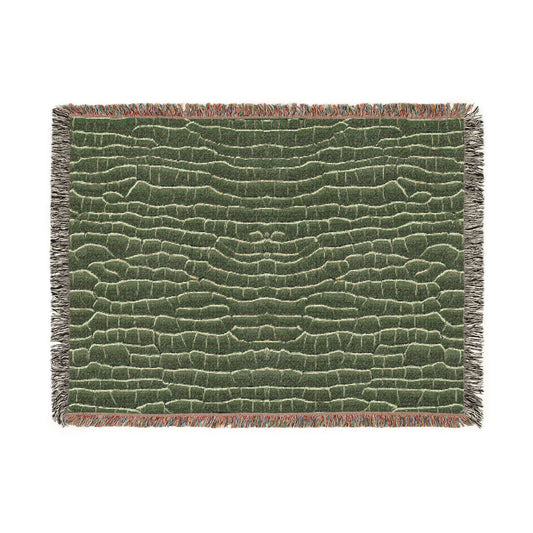 Alligator Throws a Blanket