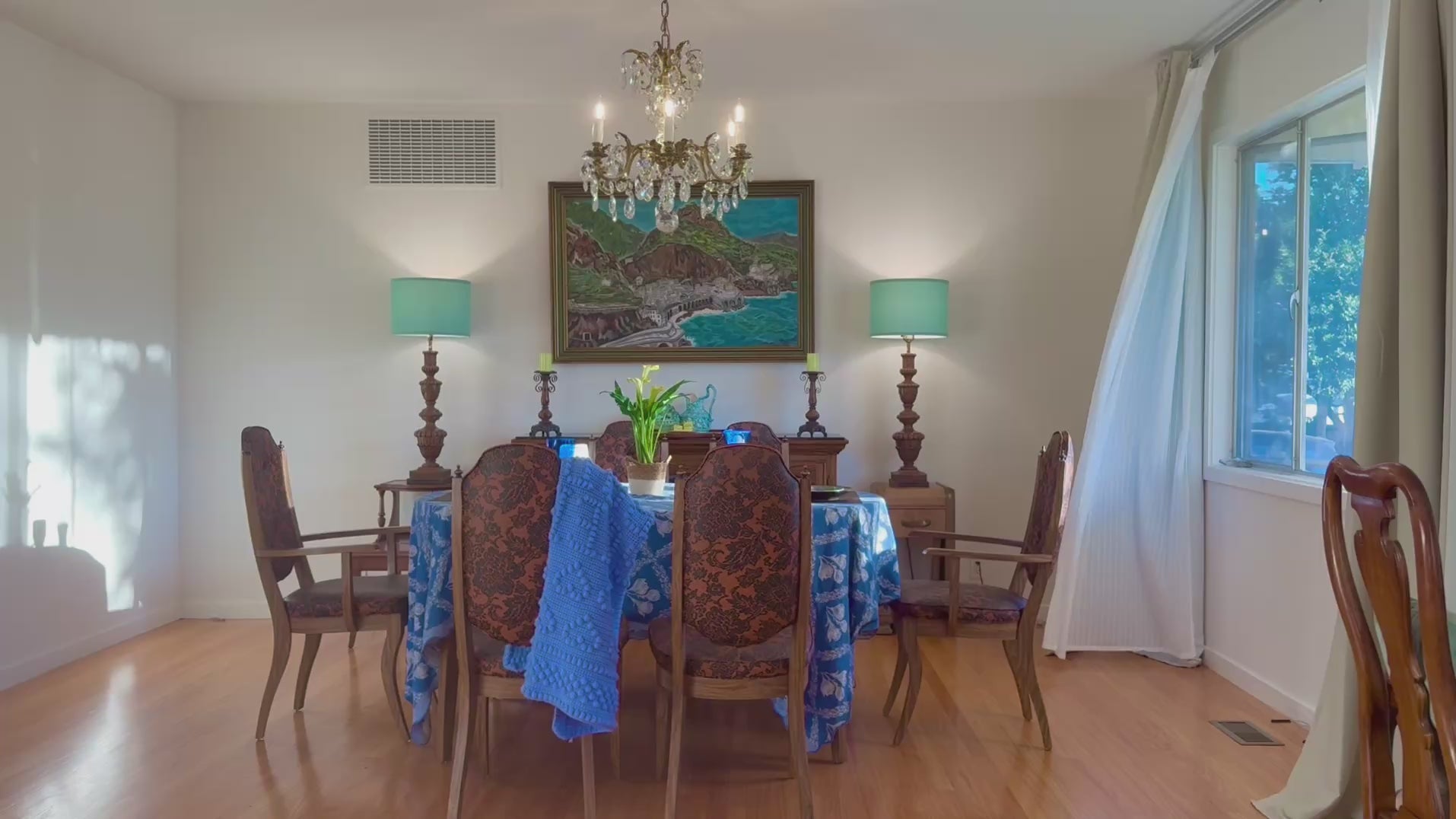 Load video: Eclectic living room design in san francisco california